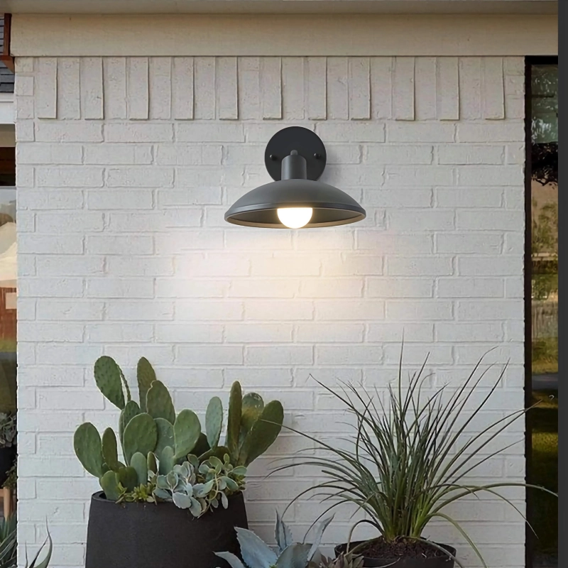 Applique da parete minimalista per esterni in metallo rotondo Ethan8.webp__PID:23a66a9c-0264-48c3-a898-cdf760ff4506