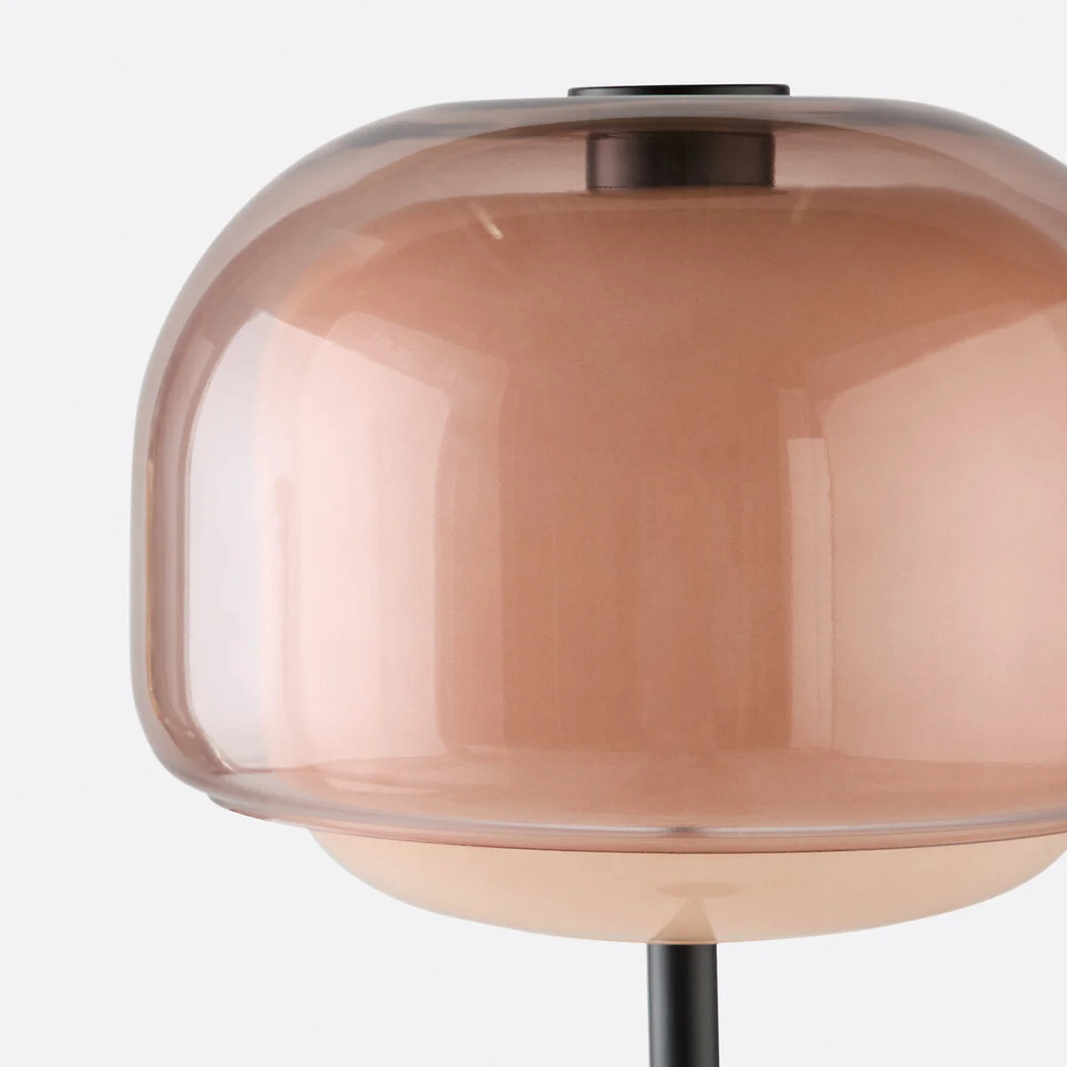 Moderne Stehlampe aus farbigem Glas mit rundem Schirm von Sanae (1).webp__PID:6bb30daf-6af7-4ad4-81d9-75c916e90ca6