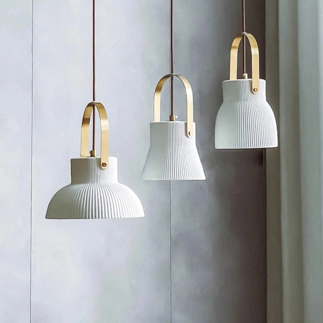 Avery moderne gerippte Glocken-Pendelleuchte aus Keramik9.webp__PID:c1f5da17-758c-4b3f-817f-05313d59cc37