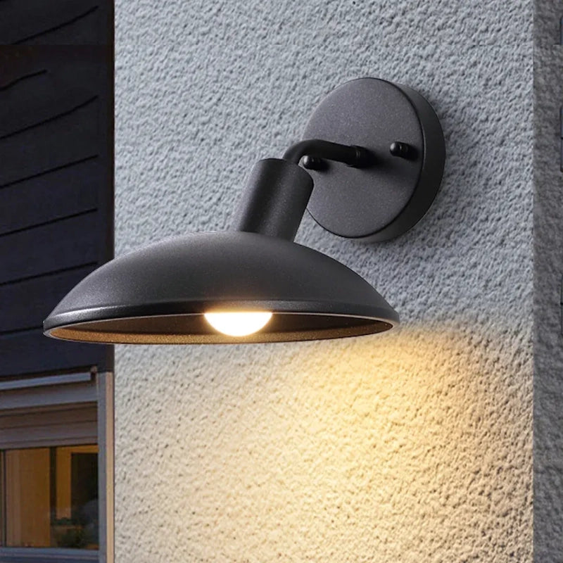 Applique da parete minimalista rotondo in metallo per esterni Ethan12.webp__PID:026498c3-6898-4df7-a0ff-450635ea3af3