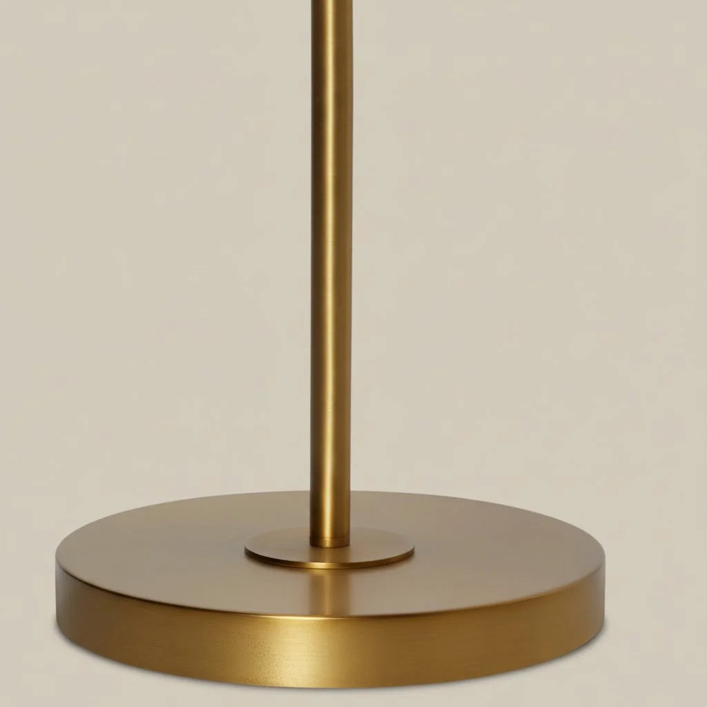 Lampada da terra moderna in lino con paralume affusolato David 7.webp__PID:e80cfa6a-09ca-4b46-8847-d8c24694ba34