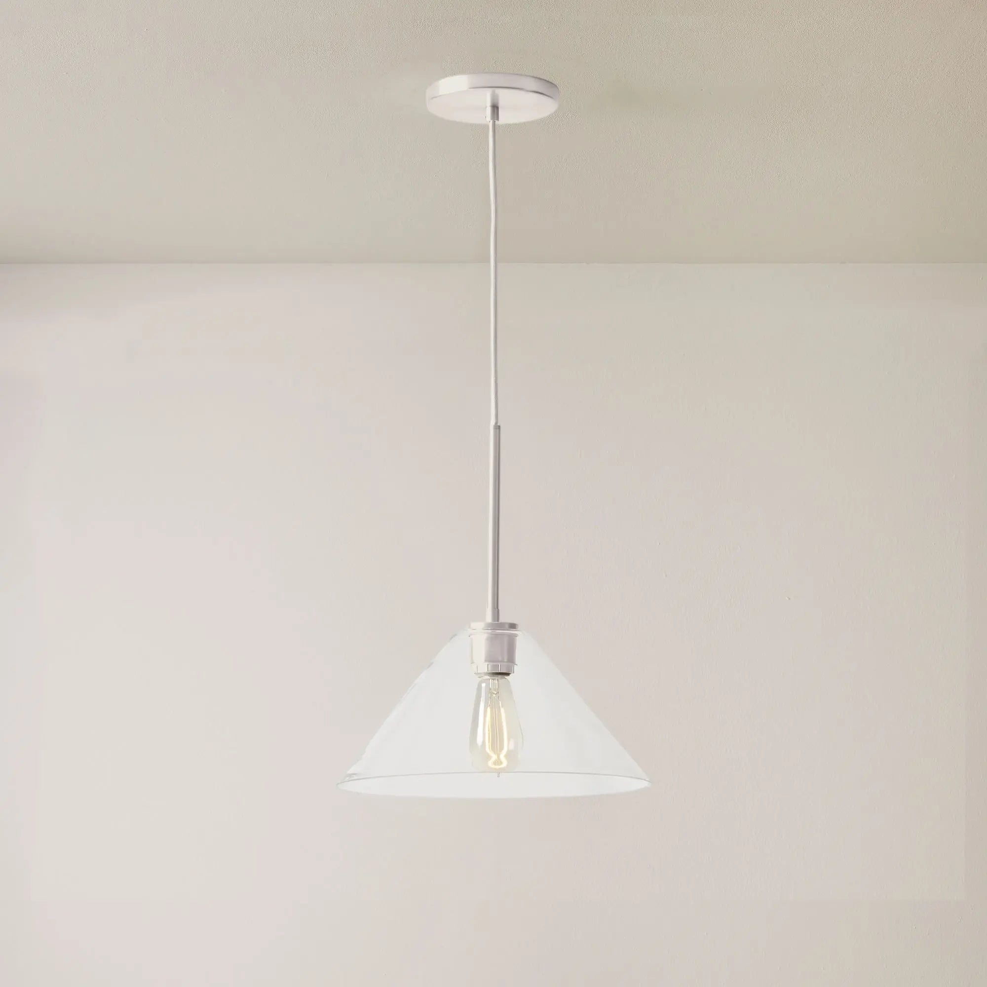 Sorelle moderne kegelvormige glazen hanglampenku15.webp__PID:3aa22e49-9aa9-4893-869c-ef2772b646eb