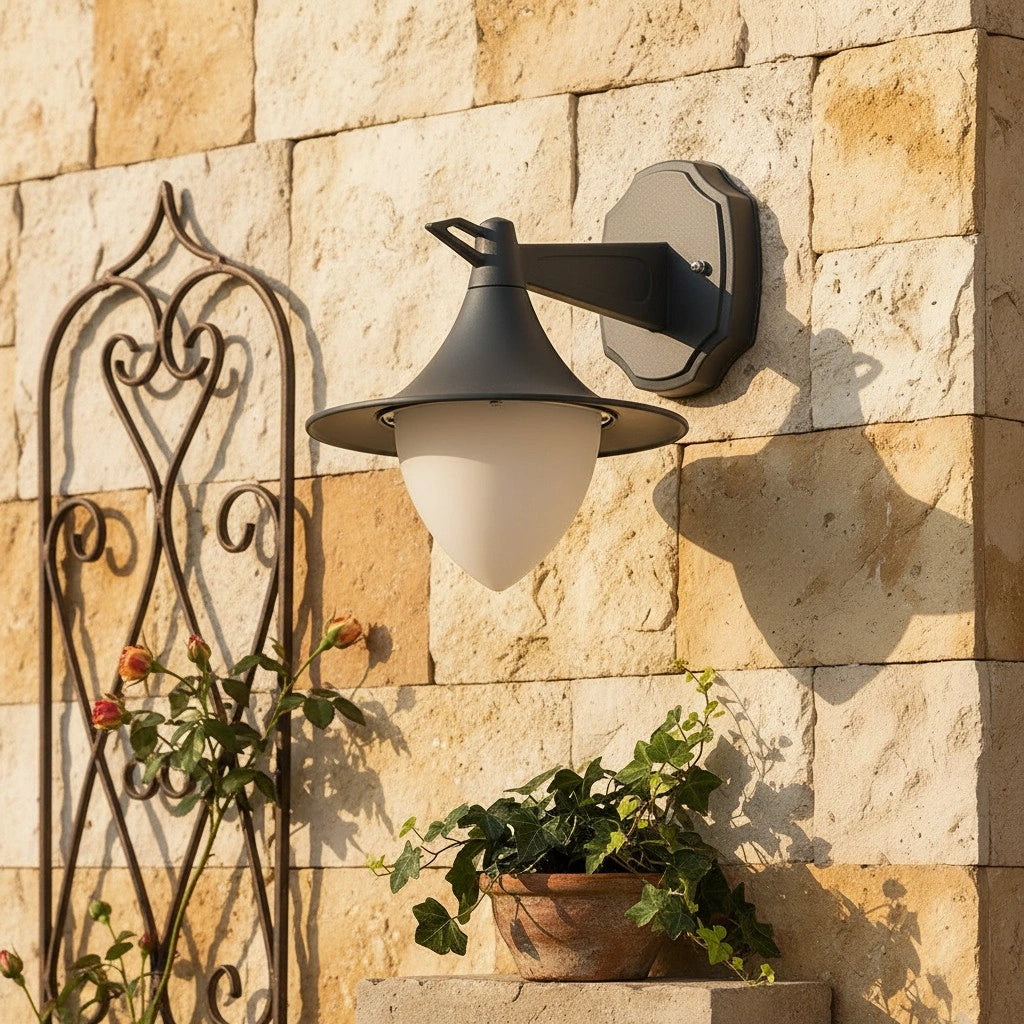 Lampada da parete Jelena retrò minimalista in metallo207.webp__PID:56447cdc-0f5e-49ab-883e-5aef7200cb62