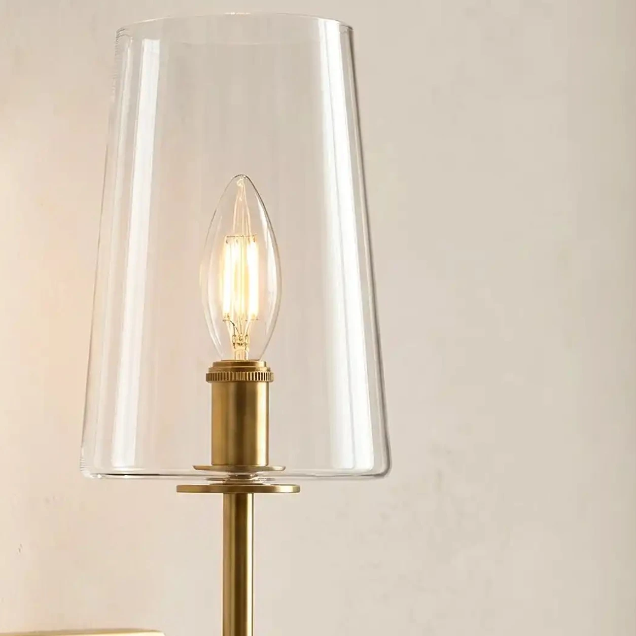 Yve Modern Glass Wall Sconce detail-crop
