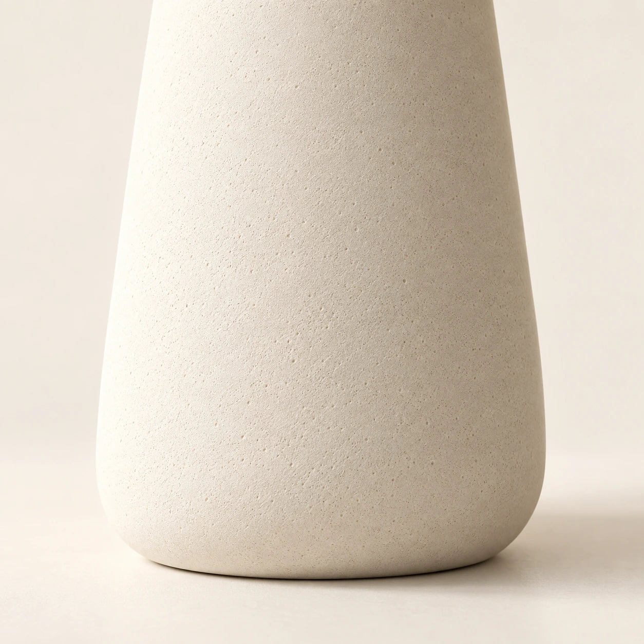Broad tapered shade detail
