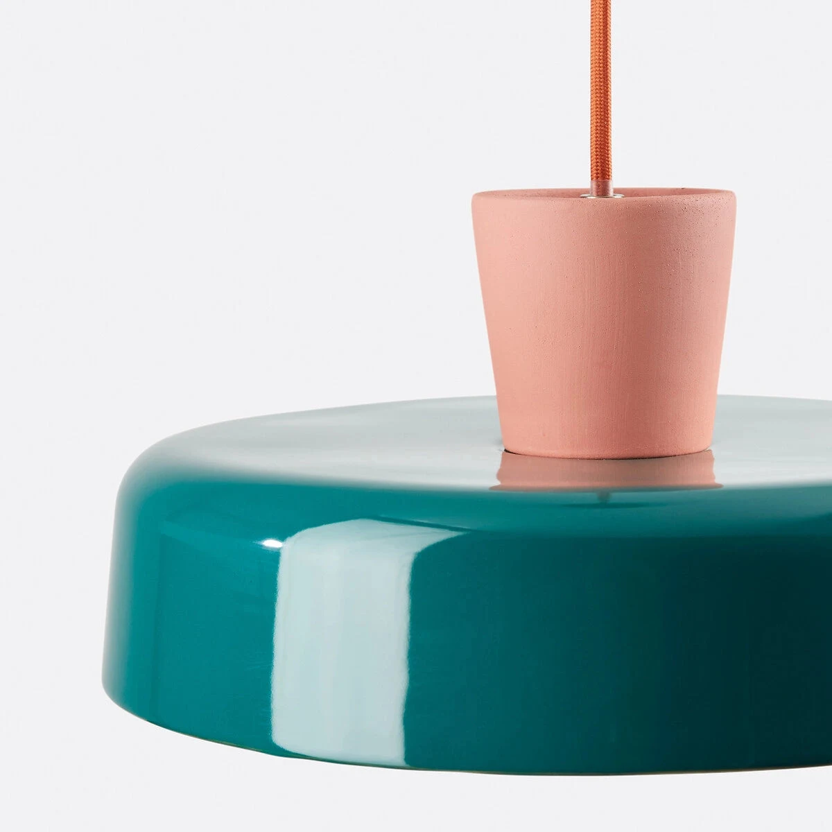 Rounded pendant shade side profile