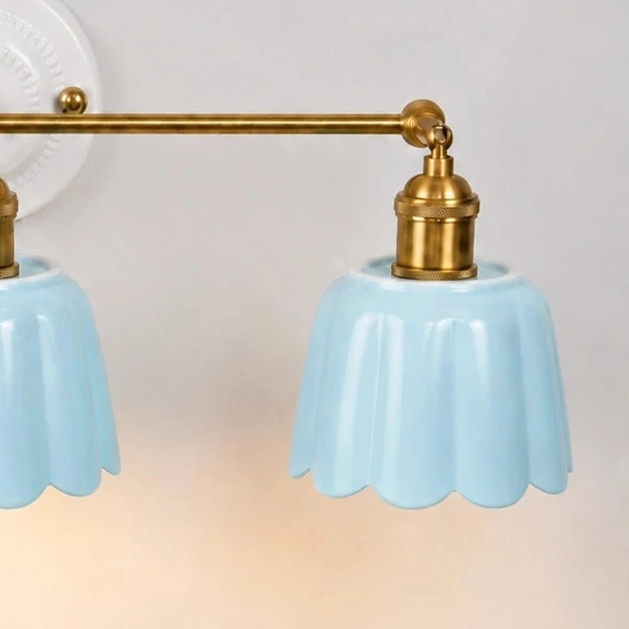 Fleur Vintage Petal Ceramic Vanity Light - detail blue profile