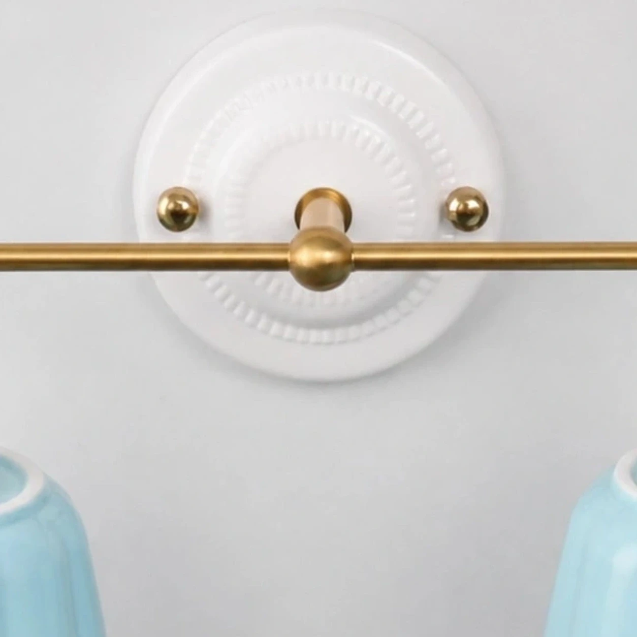 Fleur Vintage Petal Ceramic Vanity Light - detail blue brass