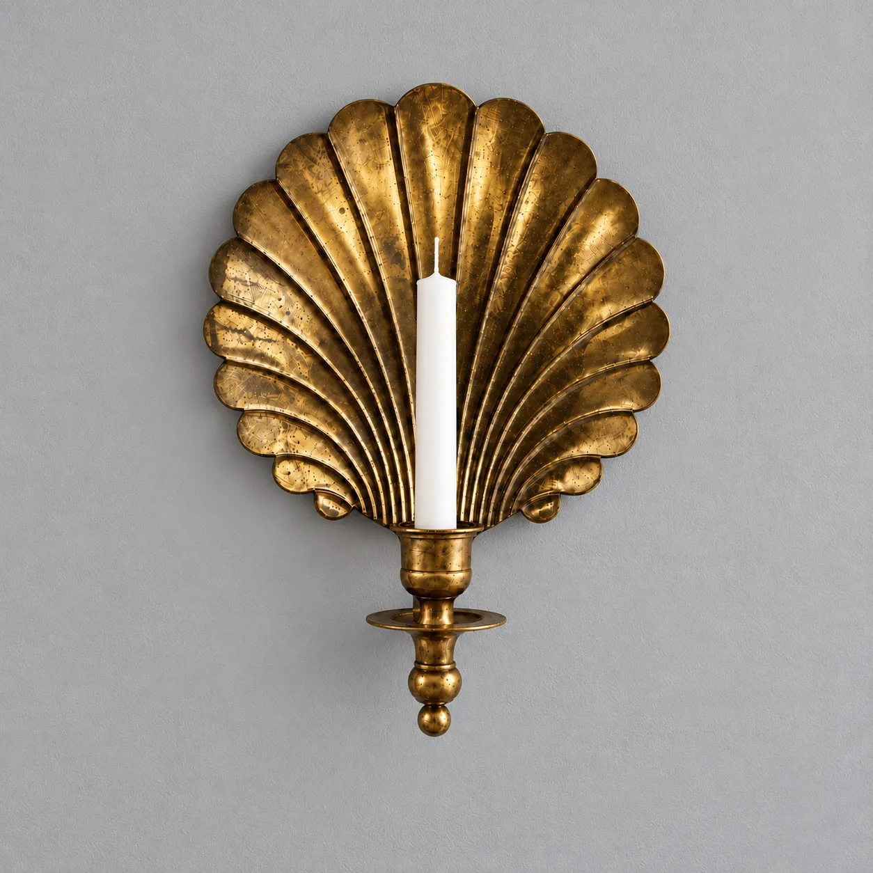 Single antique brass shell sconce